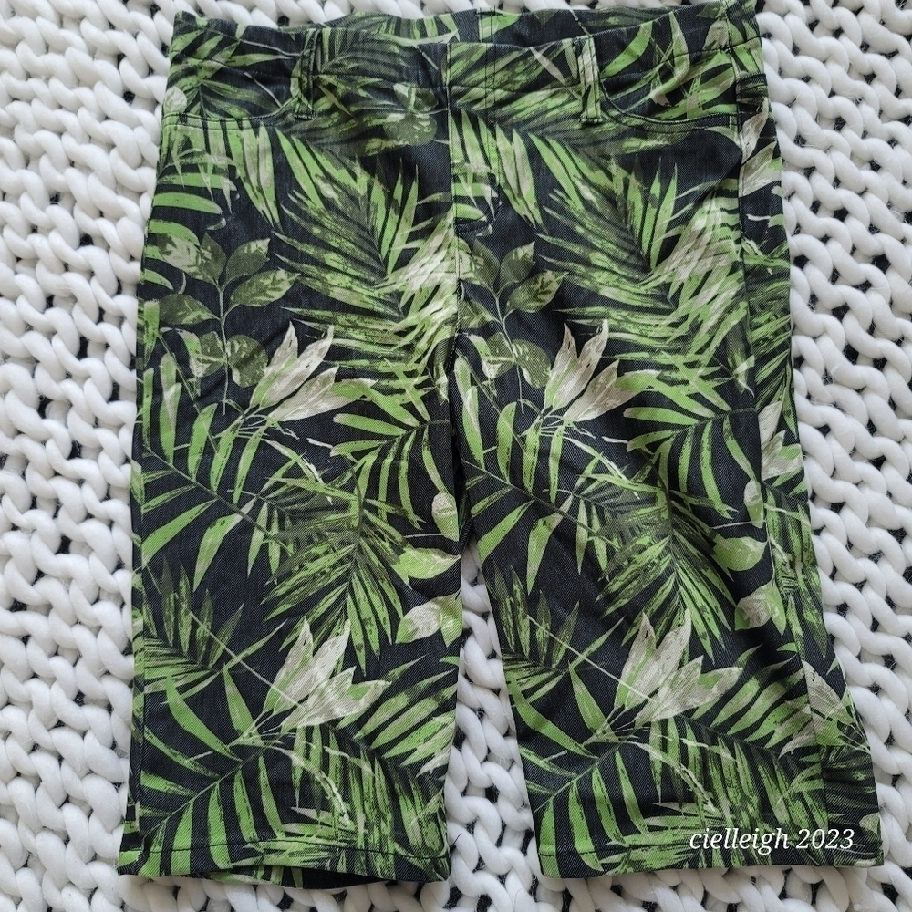 *4 for $25* George leafy Bermuda shorts